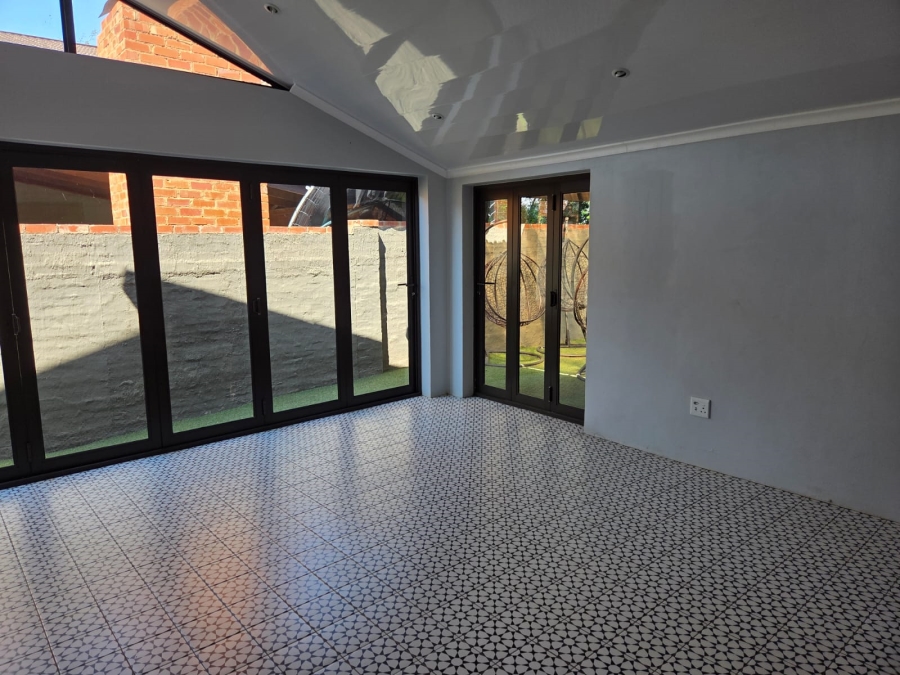 4 Bedroom Property for Sale in Waterval East North West